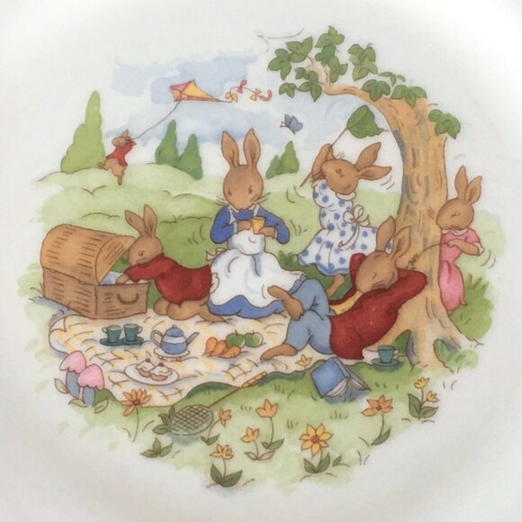 Royal Doulton Bunnykins Plate in Picnic Scene Pattern - Picture 2 of 8